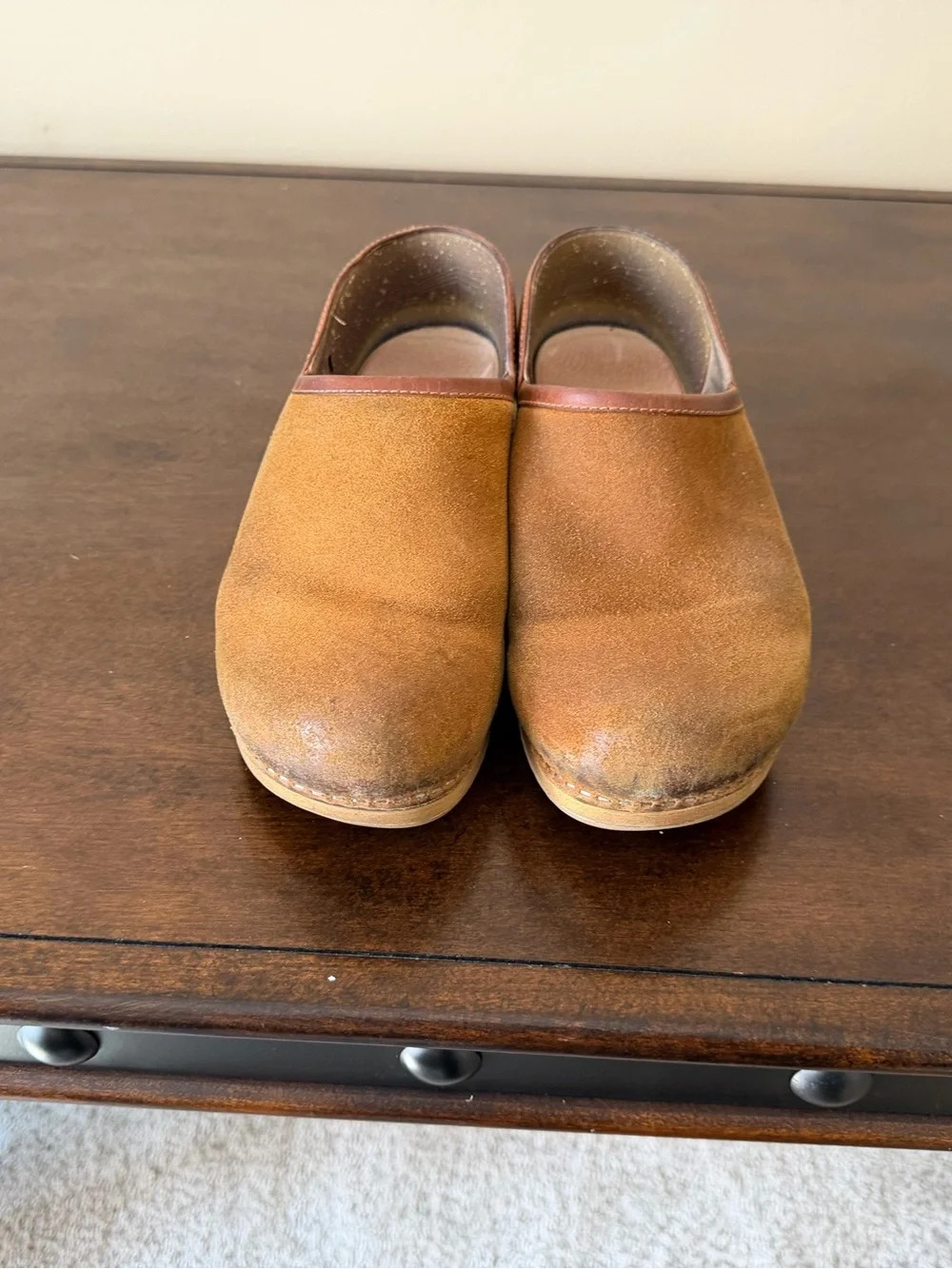 Women’s Suede Slip-On Clogs in Brown